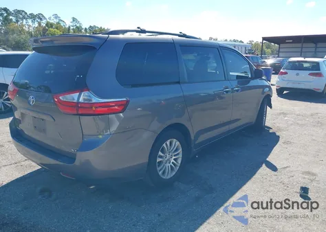 2015 Toyota Sienna Xle 8 Passenger z USA, uszkodzony, nr VIN 5TDYK3DC5FS573825